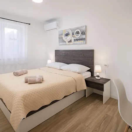 Apartamento Juranovic Makarska