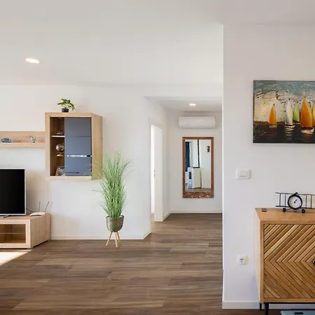 Juranovic Apartments * Makarska