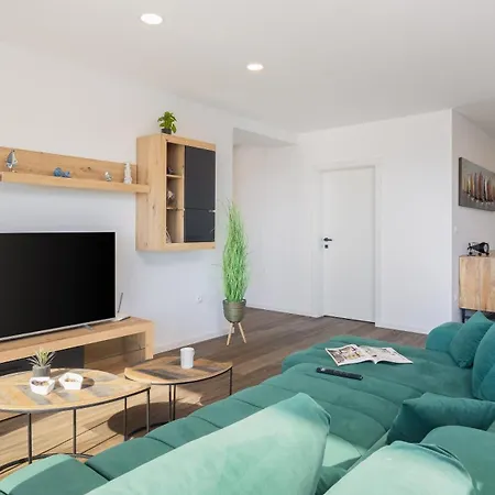 Apartment Juranovic *